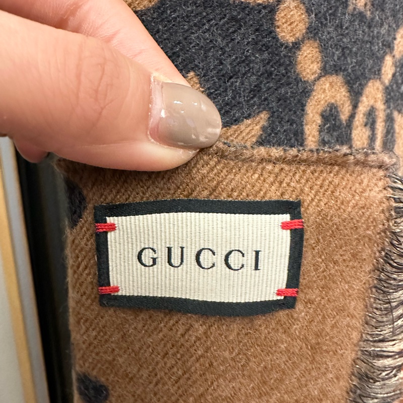 保留中~GUCCI Bees and Stars GG Logo蜜蜂星星羊毛圍巾(灰黑色/棕色)兩面都可以用-4