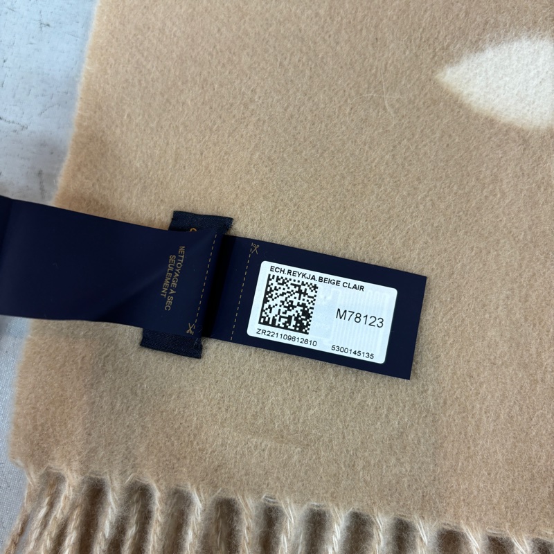 Louis Vuitton M78123駝色雙面Reykjavik圍巾-9