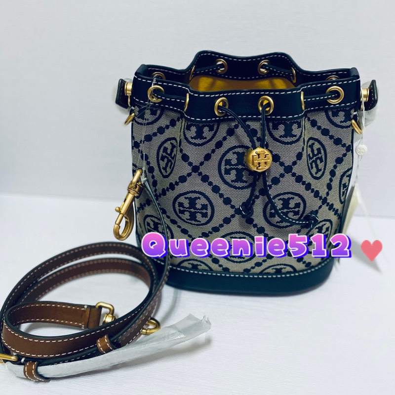 Tory burch 專櫃款滿版 Monogram 中號藍色緹花水桶包-5