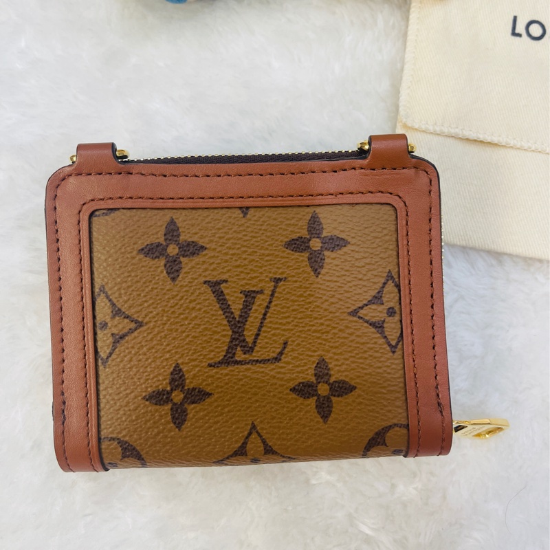 好好看😻這顆很難買!超稀有的鏈帶錢包 Louis Vuitton m80724 Dauphine 迷你鍊帶斜背包 錢包 好用實用的不廢小包-4