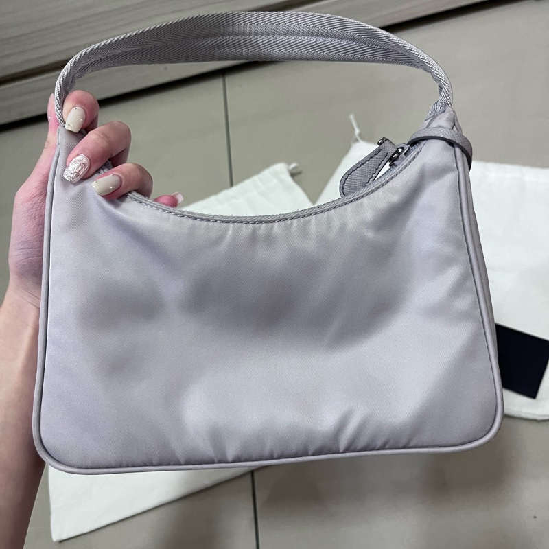 Prada hobo 2000 紫藤色-2