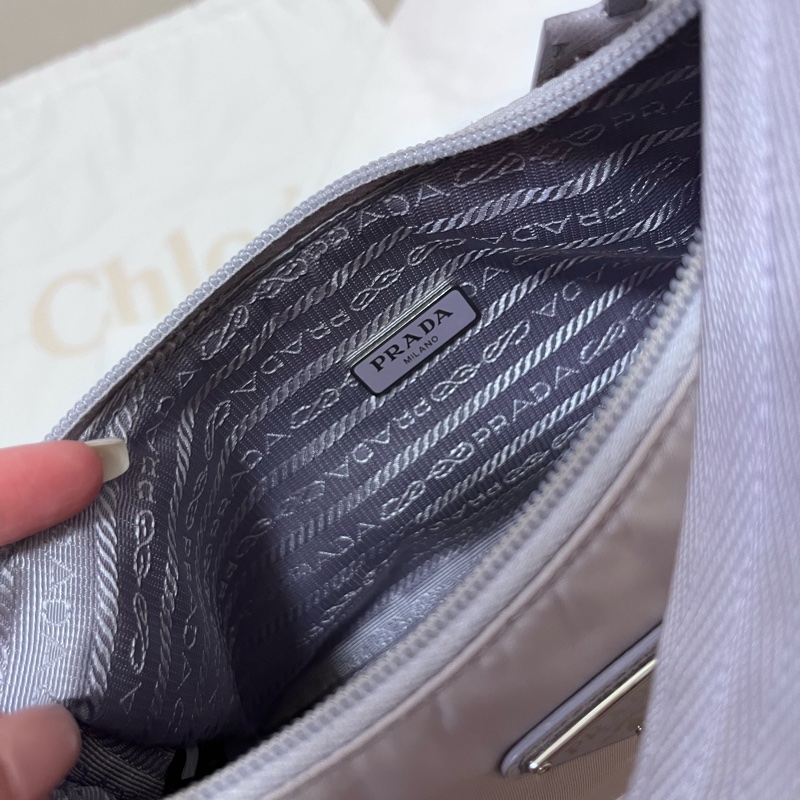 Prada hobo 2000 紫藤色-14