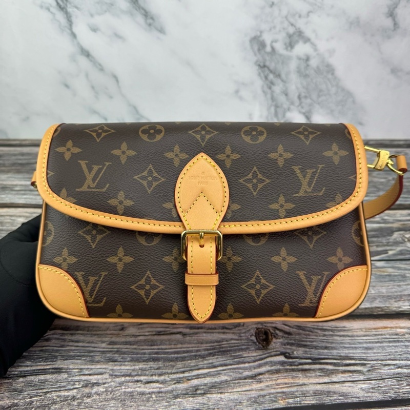 Louis Vuitton 路易威登M45985經典DIANE系列Monogram帆布 #法棍包 / #斜背包 / #肩背包 晶片款-8
