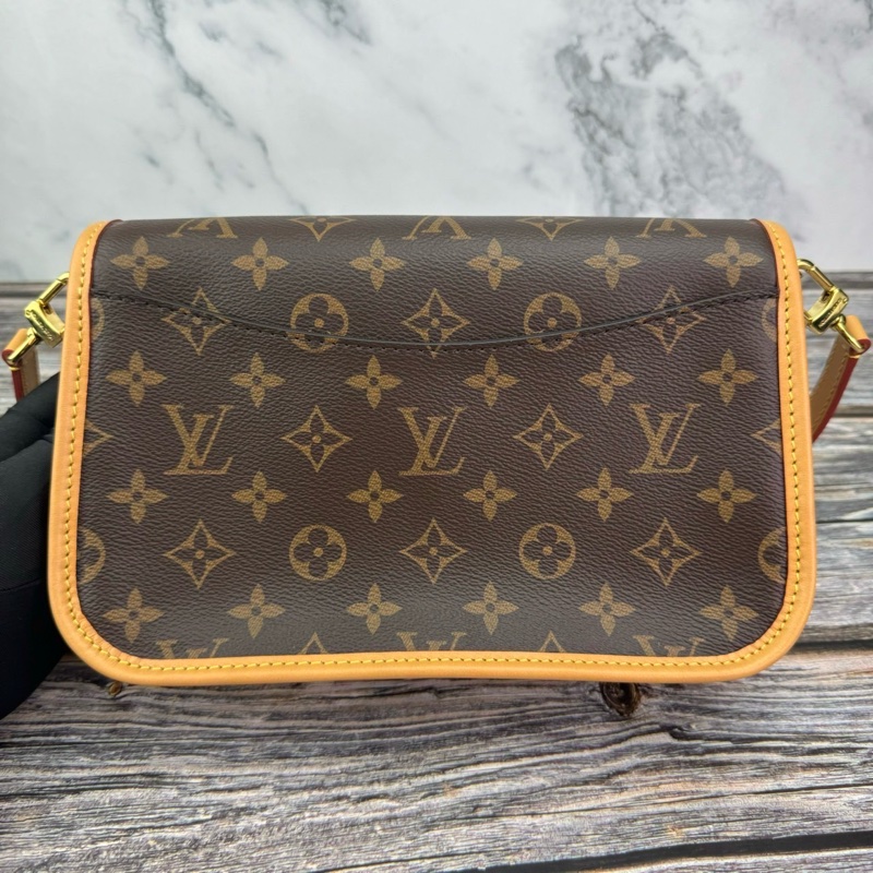 Louis Vuitton 路易威登M45985經典DIANE系列Monogram帆布 #法棍包 / #斜背包 / #肩背包 晶片款-9