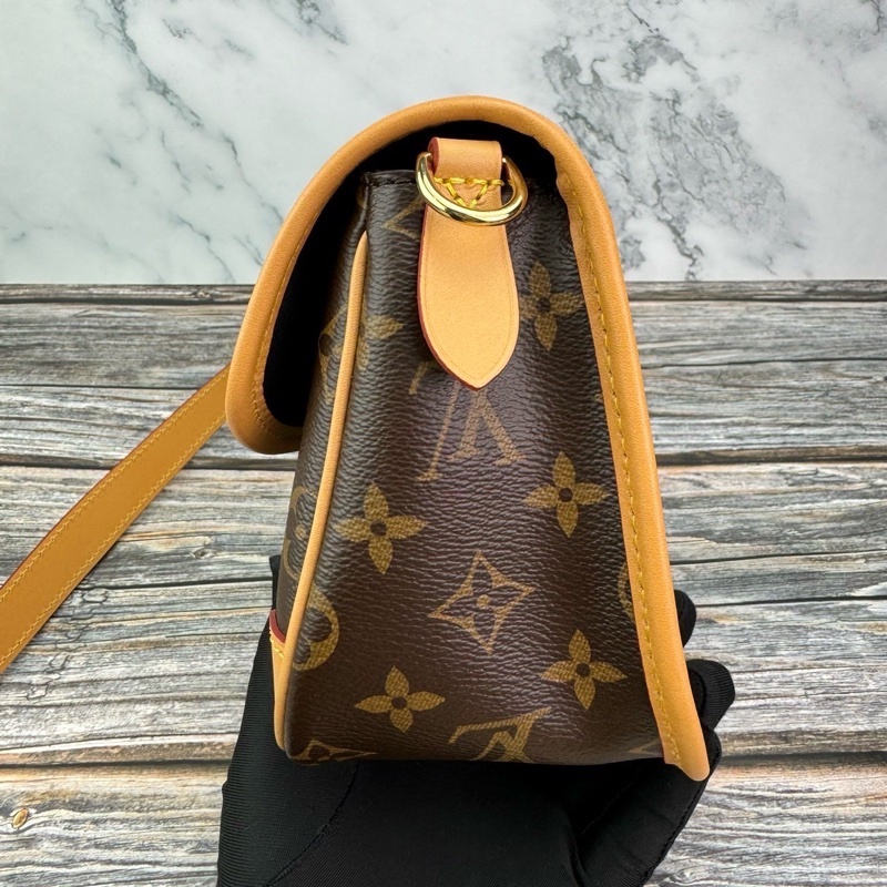 Louis Vuitton 路易威登M45985經典DIANE系列Monogram帆布 #法棍包 / #斜背包 / #肩背包 晶片款-10
