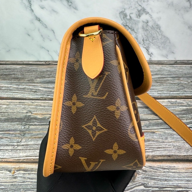 Louis Vuitton 路易威登M45985經典DIANE系列Monogram帆布 #法棍包 / #斜背包 / #肩背包 晶片款-11