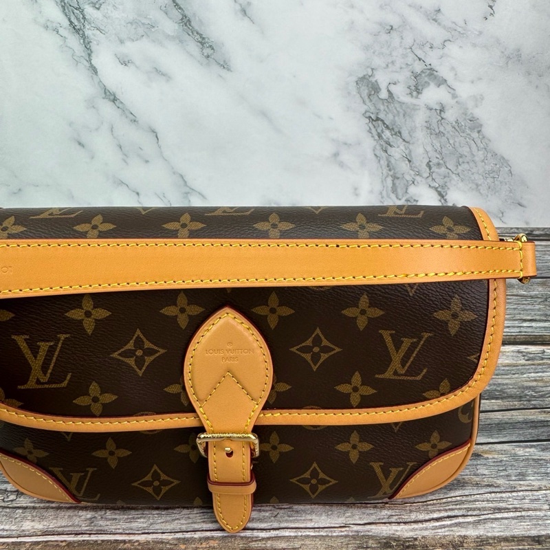 Louis Vuitton 路易威登M45985經典DIANE系列Monogram帆布 #法棍包 / #斜背包 / #肩背包 晶片款-27