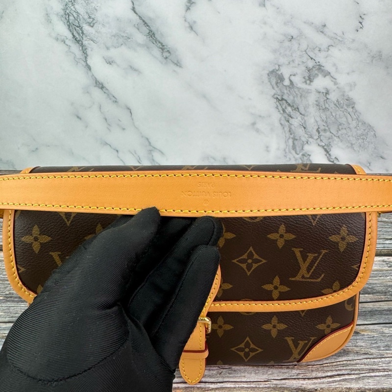 Louis Vuitton 路易威登M45985經典DIANE系列Monogram帆布 #法棍包 / #斜背包 / #肩背包 晶片款-28