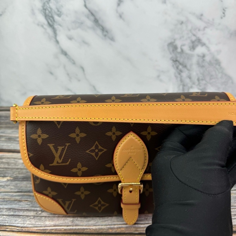 Louis Vuitton 路易威登M45985經典DIANE系列Monogram帆布 #法棍包 / #斜背包 / #肩背包 晶片款-29