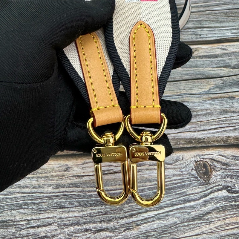 Louis Vuitton 路易威登M45985經典DIANE系列Monogram帆布 #法棍包 / #斜背包 / #肩背包 晶片款-33