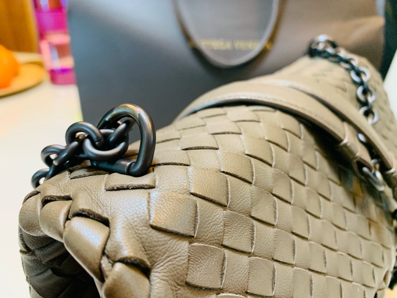 Bottega Veneta雙鏈帶小羊皮肩背/斜背包(深奶茶色/咖啡)-10
