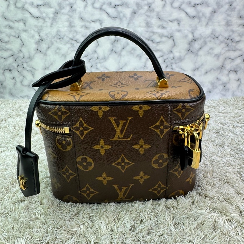 LV M45165 VANITY PM花紋LOG Monogram Reverse帆布拉鍊手提斜背化妝包  ⭕️⭕️晶片款⭕️⭕️-5