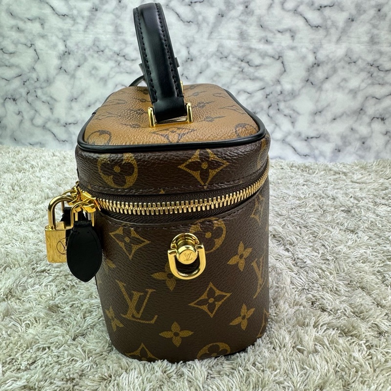LV M45165 VANITY PM花紋LOG Monogram Reverse帆布拉鍊手提斜背化妝包  ⭕️⭕️晶片款⭕️⭕️-8