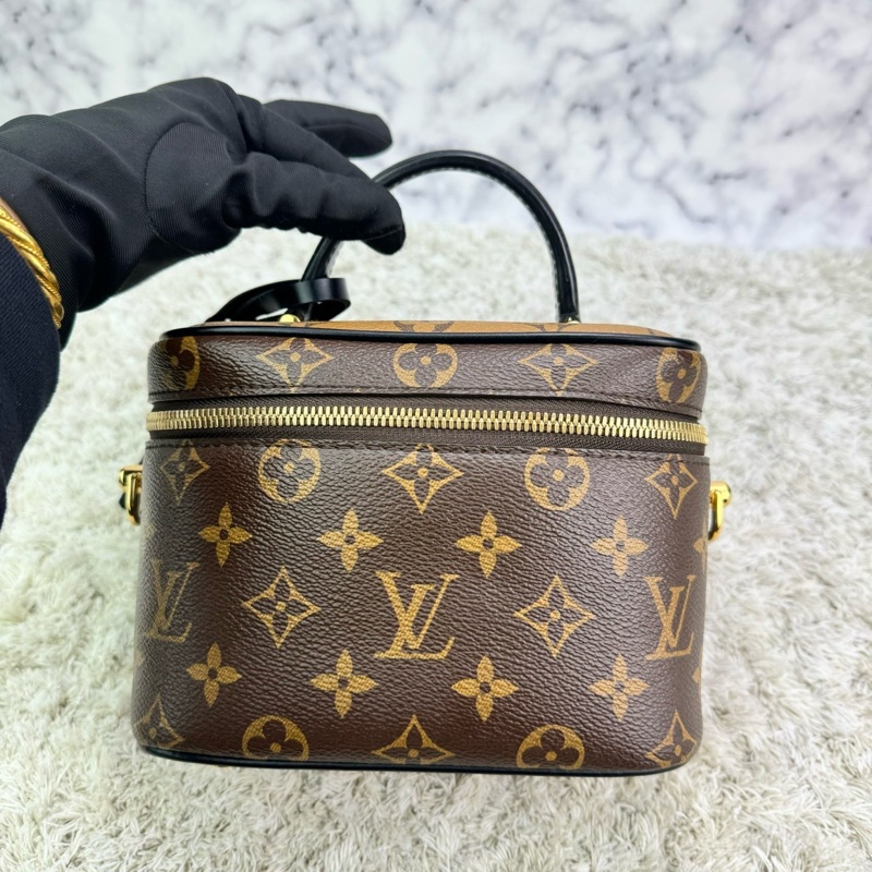 LV M45165 VANITY PM花紋LOG Monogram Reverse帆布拉鍊手提斜背化妝包  ⭕️⭕️晶片款⭕️⭕️-11