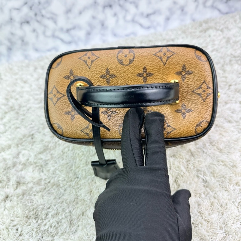 LV M45165 VANITY PM花紋LOG Monogram Reverse帆布拉鍊手提斜背化妝包  ⭕️⭕️晶片款⭕️⭕️-13