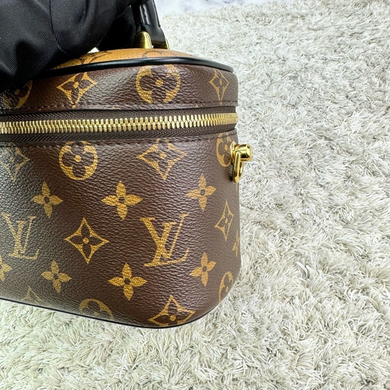 LV M45165 VANITY PM花紋LOG Monogram Reverse帆布拉鍊手提斜背化妝包  ⭕️⭕️晶片款⭕️⭕️-14
