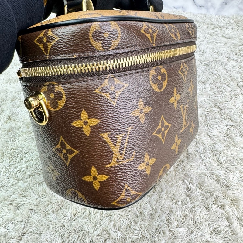 LV M45165 VANITY PM花紋LOG Monogram Reverse帆布拉鍊手提斜背化妝包  ⭕️⭕️晶片款⭕️⭕️-17