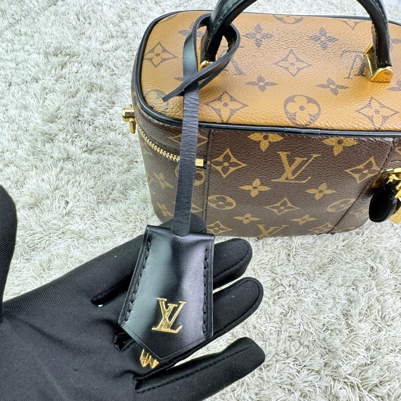 LV M45165 VANITY PM花紋LOG Monogram Reverse帆布拉鍊手提斜背化妝包  ⭕️⭕️晶片款⭕️⭕️-24