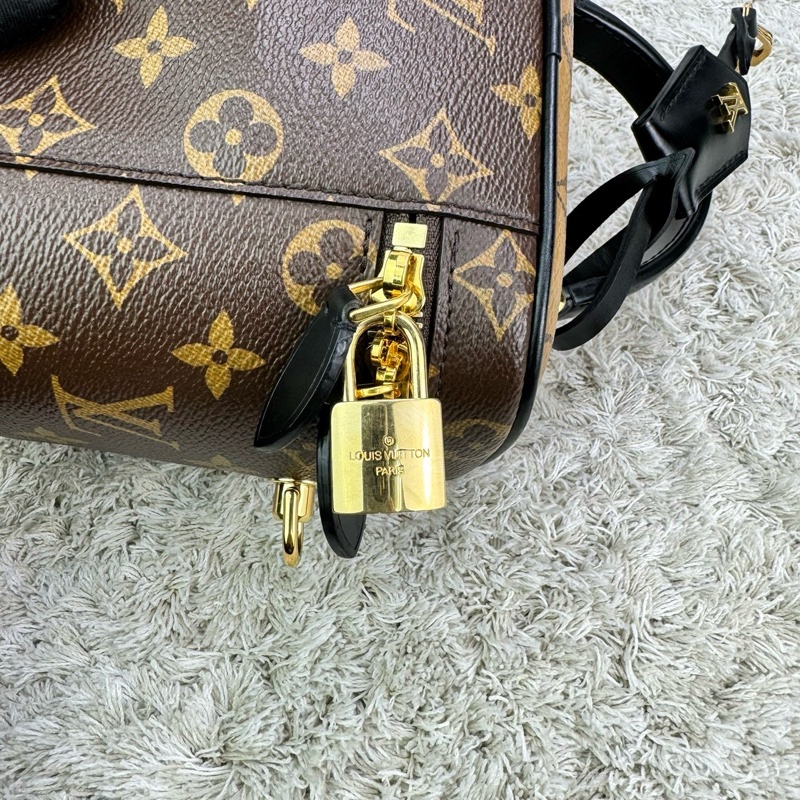 LV M45165 VANITY PM花紋LOG Monogram Reverse帆布拉鍊手提斜背化妝包  ⭕️⭕️晶片款⭕️⭕️-26