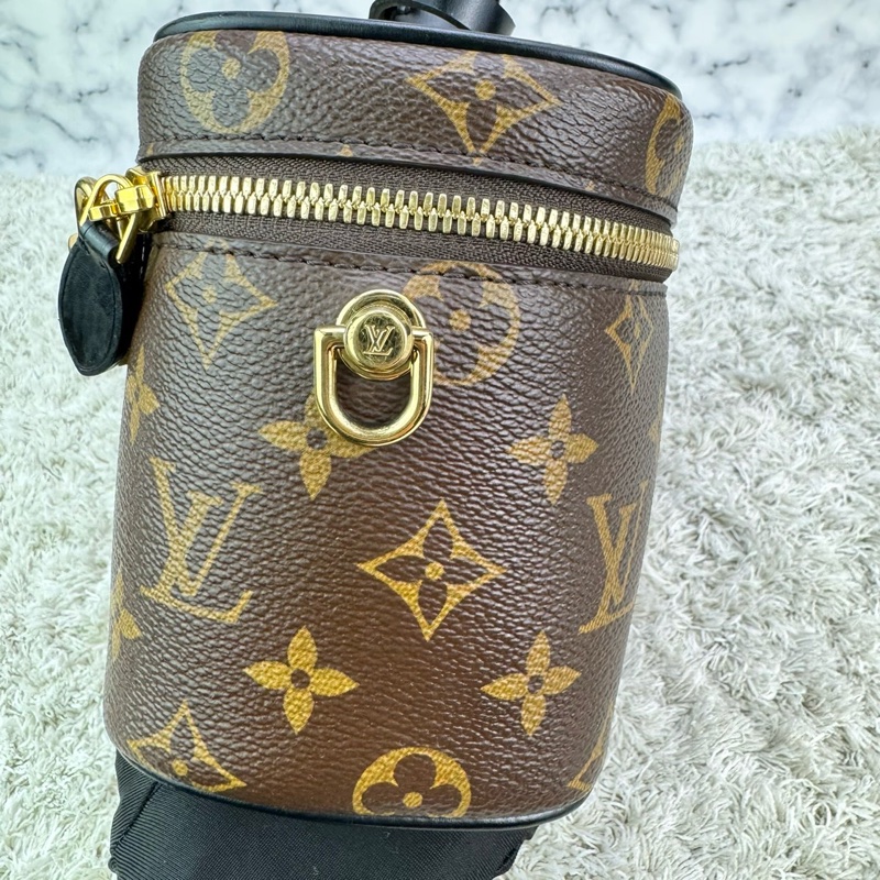 LV M45165 VANITY PM花紋LOG Monogram Reverse帆布拉鍊手提斜背化妝包  ⭕️⭕️晶片款⭕️⭕️-27