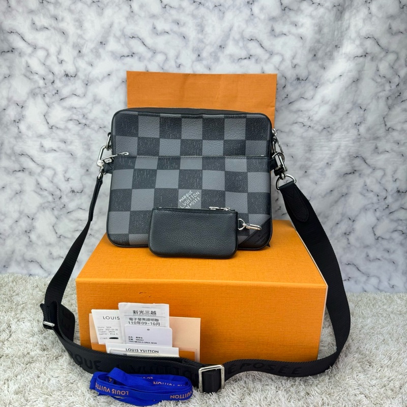 LV 3D打印 黑格三合一TRIO單肩 /斜背包 郵差包 ⭕️臺灣專櫃大全配⭕️晶片款⭕️-0