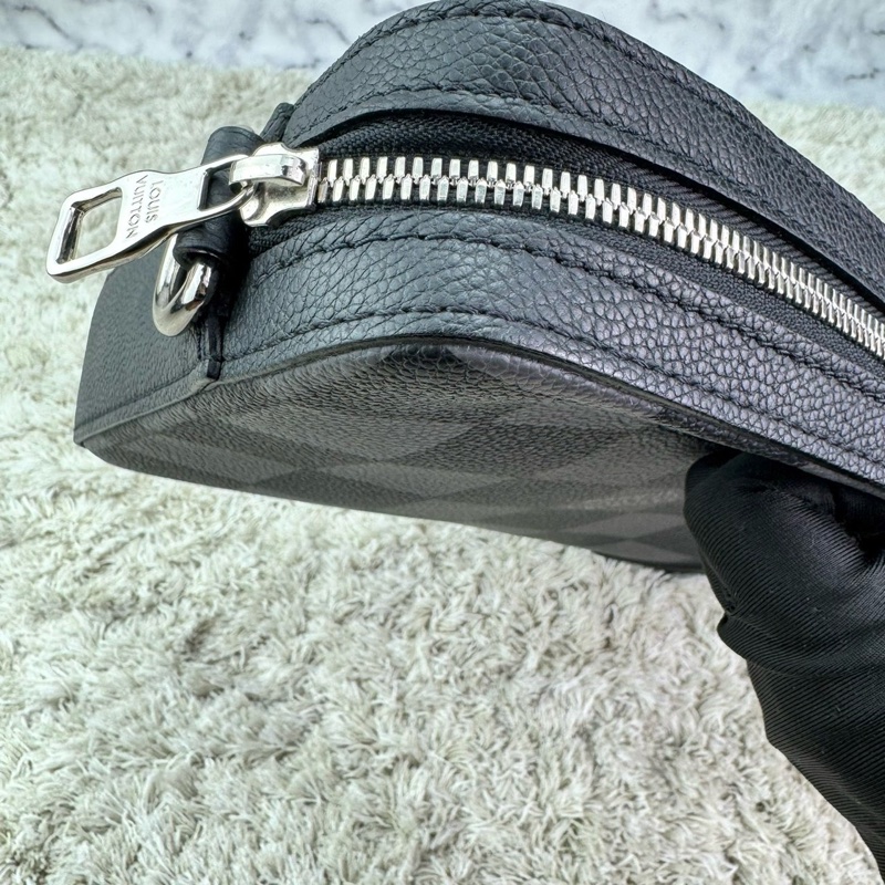 LV 3D打印 黑格三合一TRIO單肩 /斜背包 郵差包 ⭕️臺灣專櫃大全配⭕️晶片款⭕️-17