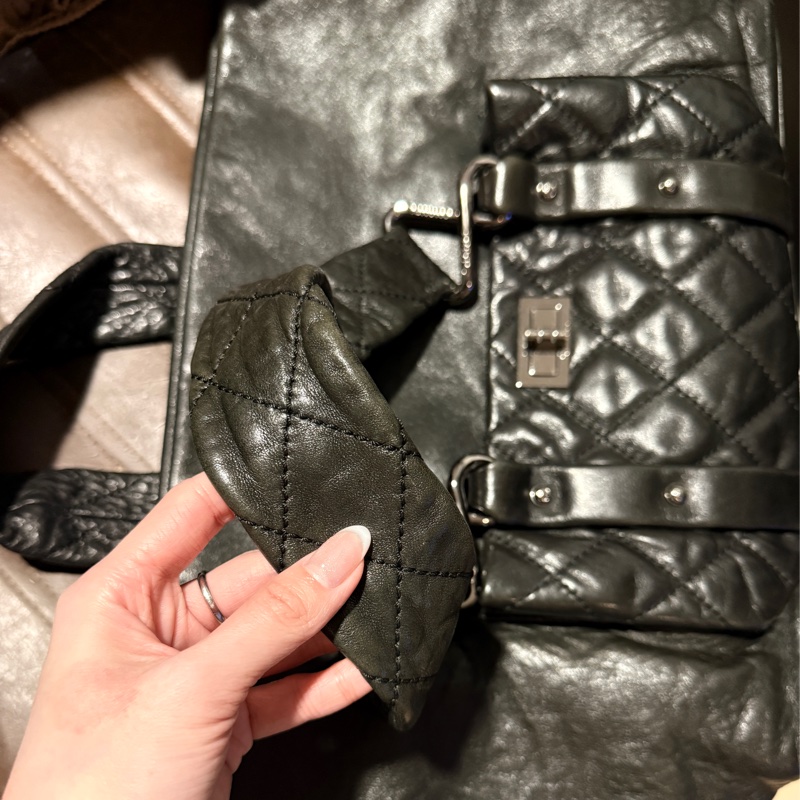 Chanel 2.55系列優雅帥氣低調時尚大容量手提包🤎 (過年全館大清倉!把握不要錯過)-10