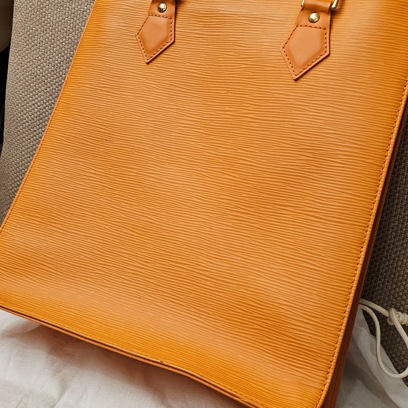 Louise Vuitton epi 亮橘色水波紋手提包 琴譜包-6