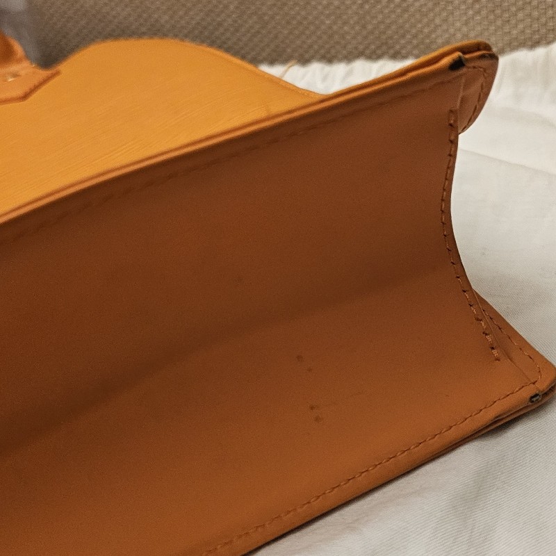 Louise Vuitton epi 亮橘色水波紋手提包 琴譜包-7