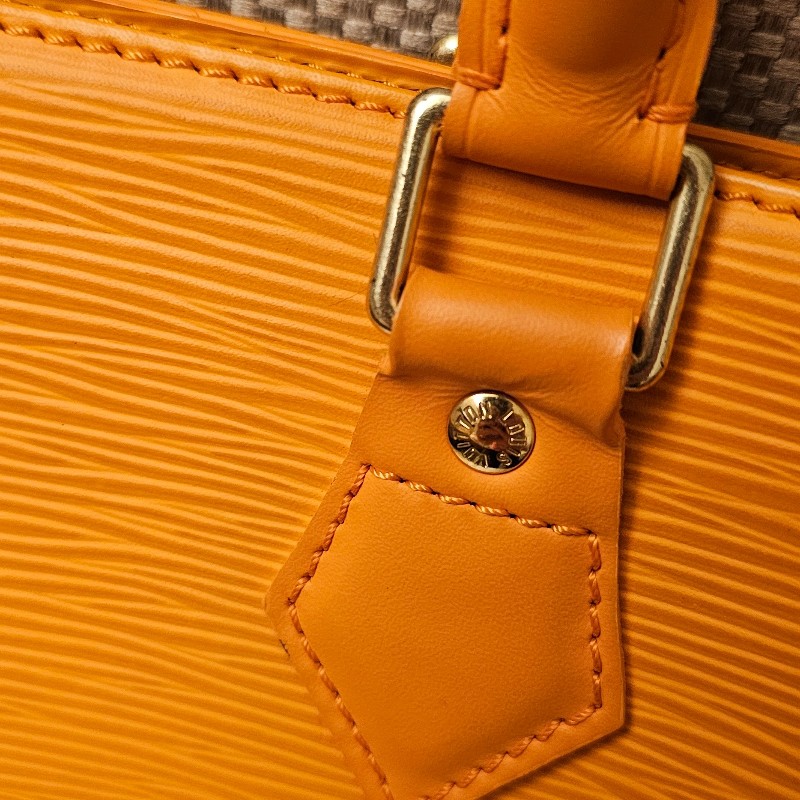 Louise Vuitton epi 亮橘色水波紋手提包 琴譜包-11