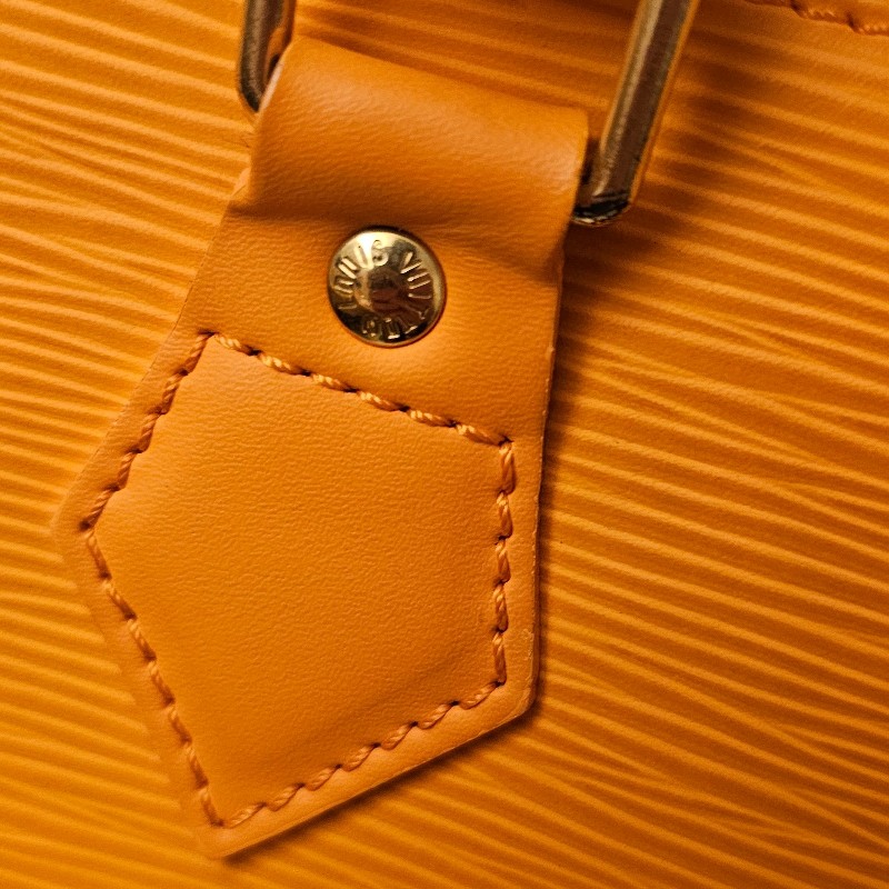 Louise Vuitton epi 亮橘色水波紋手提包 琴譜包-14
