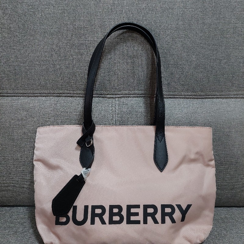 BURBERRY-0