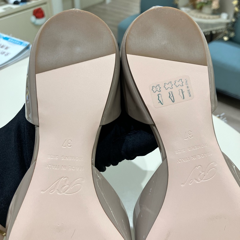 Roger Vivier 經典方扣芭蕾舞鞋 37-14