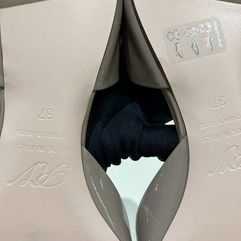 Roger Vivier 經典方扣芭蕾舞鞋 37-16