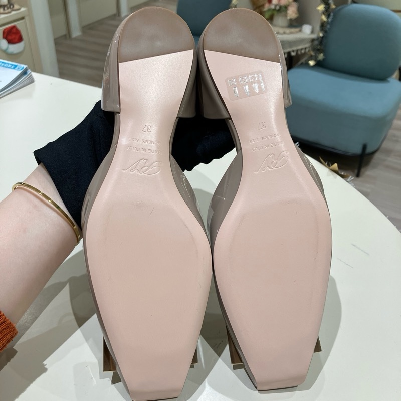 Roger Vivier 經典方扣芭蕾舞鞋 37-21