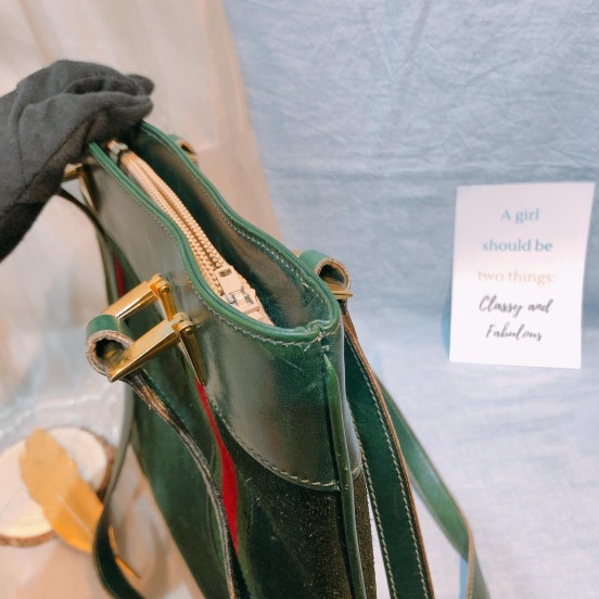 Gucci 中古綠色絨皮側背包-3