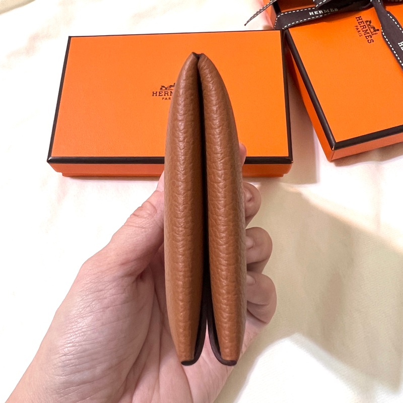 Hermès Calvi經典雙色卡夾-駝色/威瑪犬米色-10