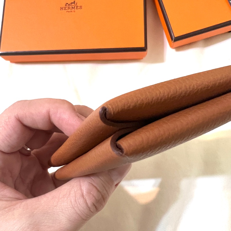 Hermès Calvi經典雙色卡夾-駝色/威瑪犬米色-20