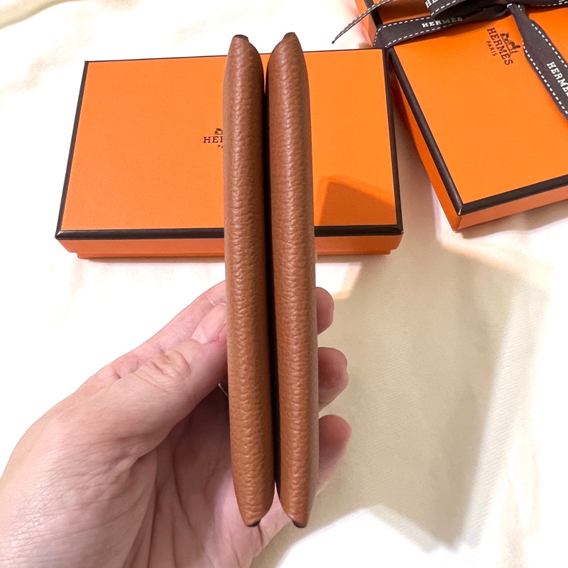 Hermès Calvi經典雙色卡夾-駝色/威瑪犬米色-24