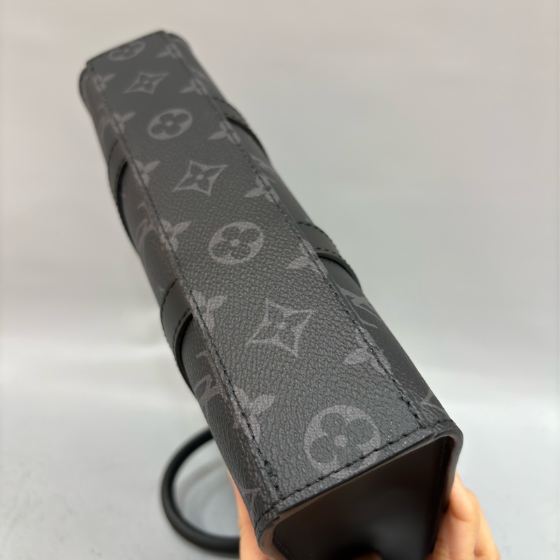 LV M46098 黑花 銀釦 手提 斜背 公事包 琴譜包-13