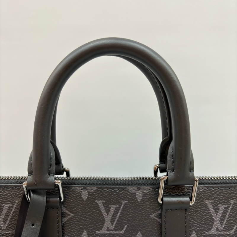 LV M46098 黑花 銀釦 手提 斜背 公事包 琴譜包-23