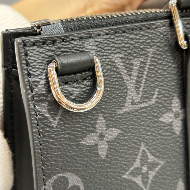 LV M46098 黑花 銀釦 手提 斜背 公事包 琴譜包-30