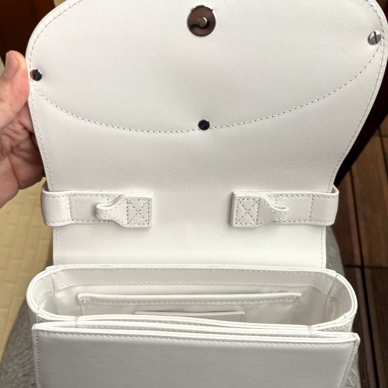 極新!DIESEL 1DR白色腋下包(中號)-7