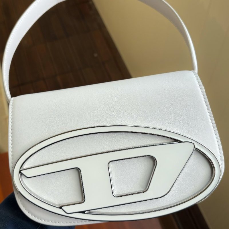 極新!DIESEL 1DR白色腋下包(中號)-1