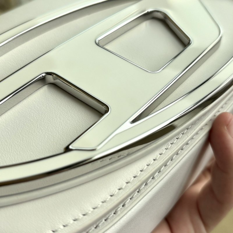 極新!DIESEL 1DR白色腋下包(中號)-2