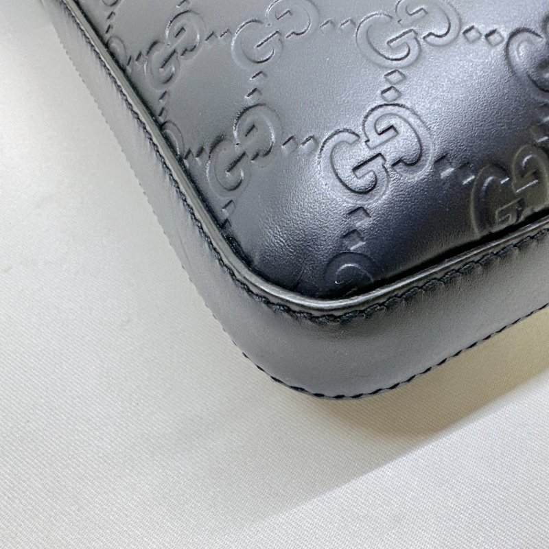 GUCCI Signature牛皮壓紋信封單肩/側背包-15