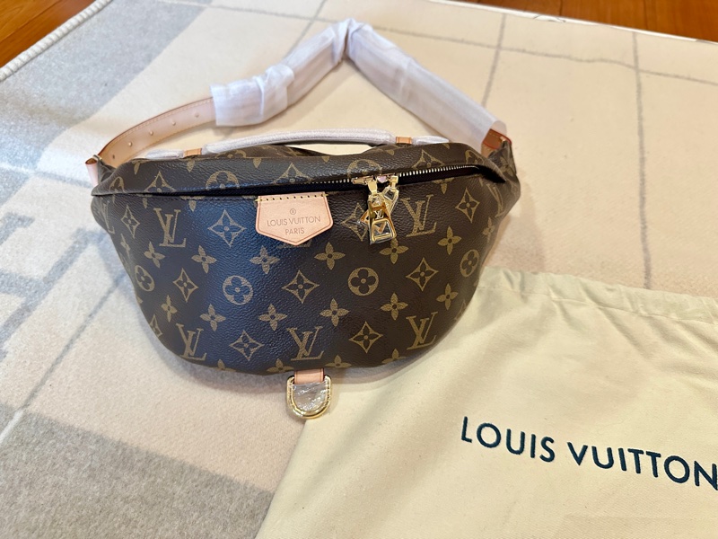 LV老花腰包 胸前包-0