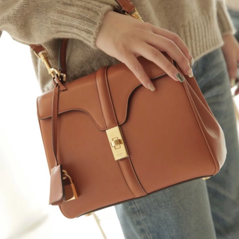 Celine 188003 天然小牛皮小款16包 黃褐色《2024春夏新品》-2