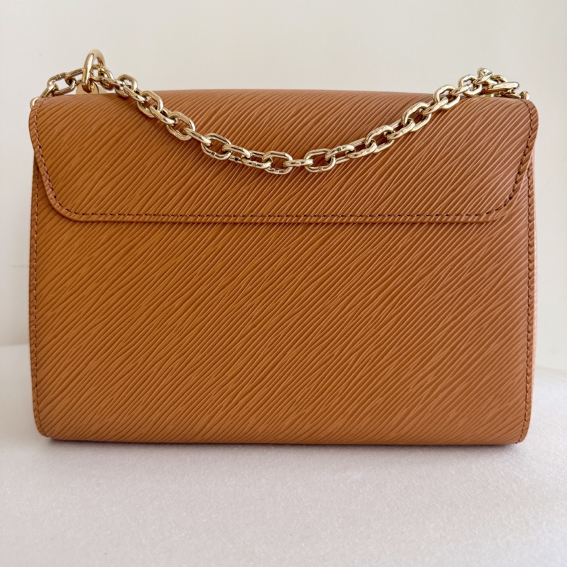 便宜賣LV Louis Vuitton TWIST MM 9.5成新M59686金鏈條包-3