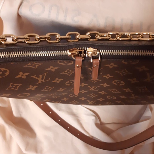 LV 經典Monogram雙色帆布  肩背  斜背包 大月亮包  彎月包(咖啡)-6